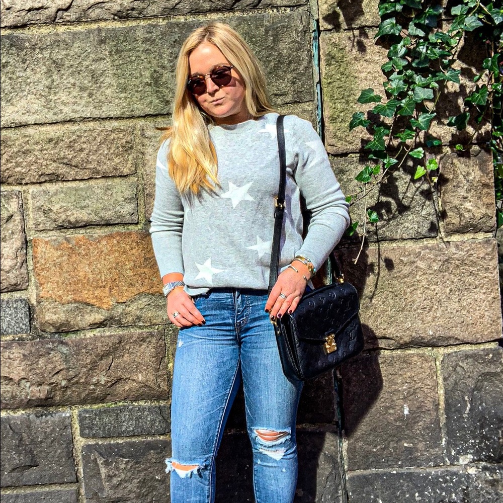 Time and Tru Star Sweater, size Small